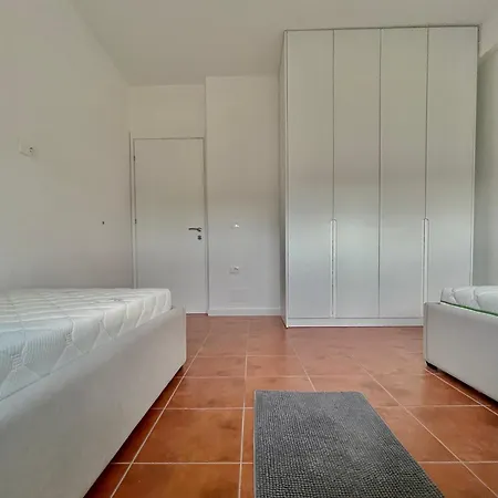 Dyrrah Apartamento *